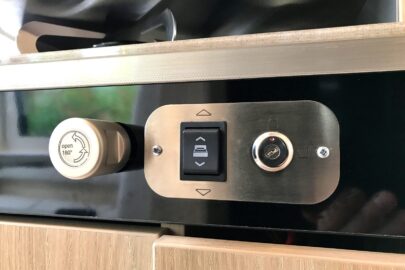 Il suffit d'1 minute pour installer le lit d'une simple pression sur un bouton de commande.