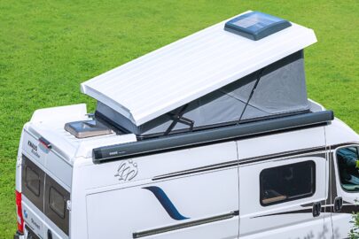 Tous les toits relevables Knaus et Weinsberg sont équipés d'un lanterneau