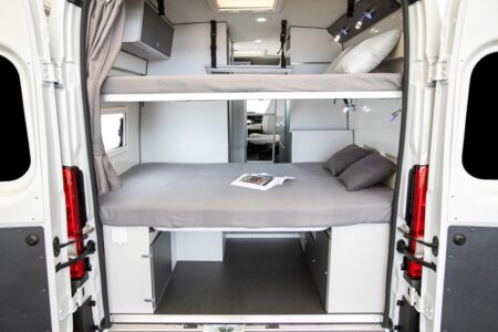 Leader Van Duo - le véhicule parfait pour partir en famille.