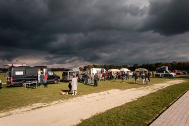 Nous avons bien cru que le ciel allait tomber sur la tête du Village Vanlife, mais tout le monde est resté au sec ! ©Dana Tentea