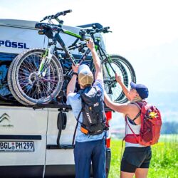 Les fourgons sont particulièrement adaptés à la pratique du sport, ils disposent de multiples solutions pour le transport de vos surfs, vélos...