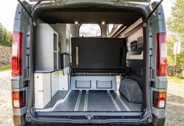 Une soute XL. La surface libérée en repoussant la banquette au maxi peut atteindre 180 cm.