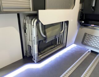 Très apprécié, l'emplacement pour les fauteuils. Vous n'aurez pas l'embarras du choix. Il faudra retenir ce modèle compact Antarel.