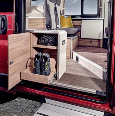 Très pratique, l'option Sideboard multifonction amovible avec assise d'appoint et compartiment à chaussures (400 €)