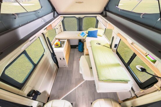 A bord du Sydney il est possible de transformer le lit transversal seulement en lit simple, et d'ajouter longitudinalement un deuxième lit 1 place (185 €)