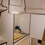 Un discret cabinet de toilette