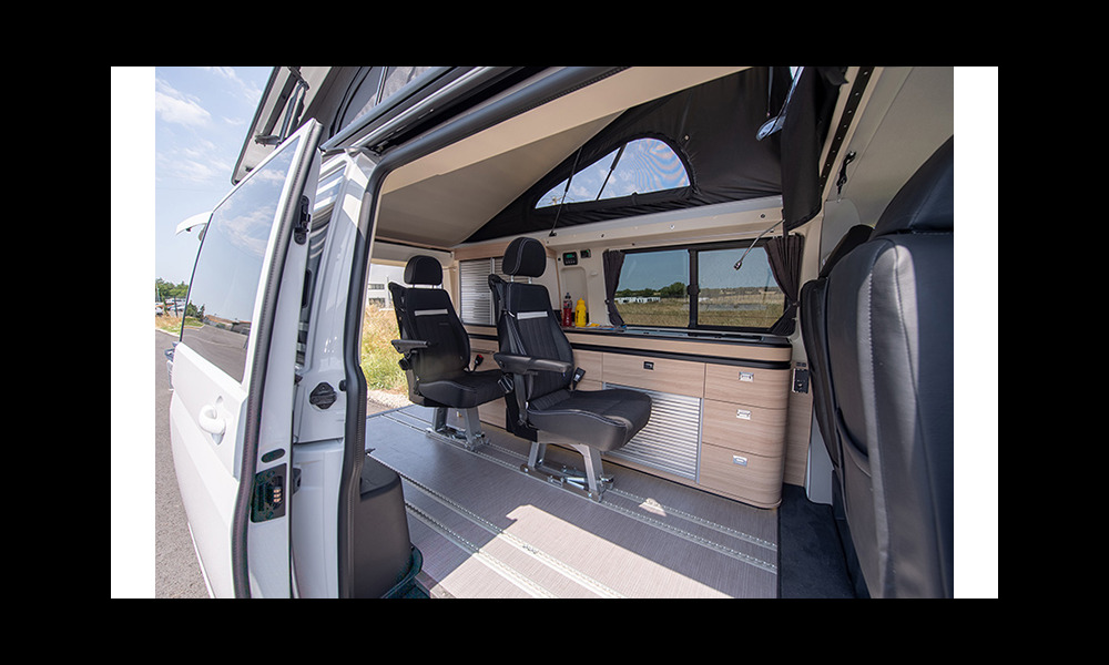 Stylevan Emotion Melbourne sur Volkswagen T6.1 – 5,30 m