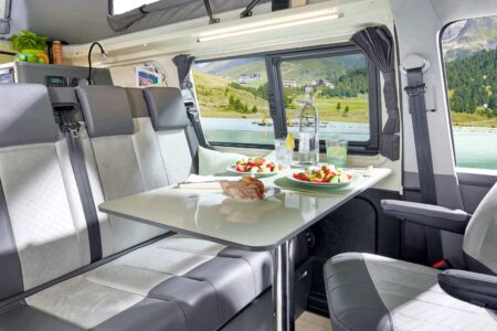 En 2022, Westfalia renforce la robustesse de ses tables amovibles, le plateau passe de 10 mm à 23 mm d'épaisseur !