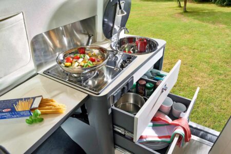 Une cuisine fonctionnelle, ouverte, facile d'accès.