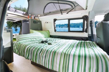 Le lit du bas 187 x 110 cm, après transformation de la banquette