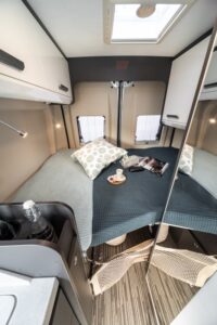 Le lit se resserre en pied sur le Menfys 1 Prestige.