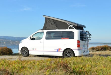 T&T Aventourer sur Citroën Jumpy de 4,95m de long pour 1,98m de haut.