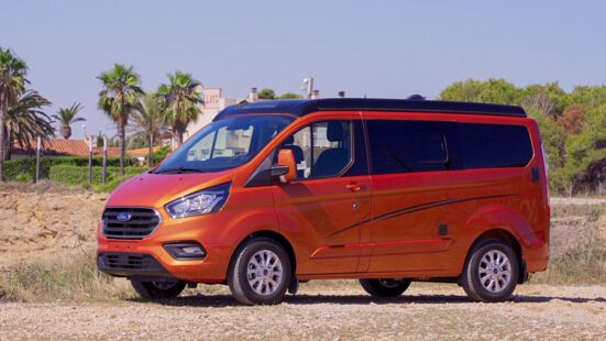 Font Vendôme Auto Camper (4,97 m) Ford Transit Custom orange