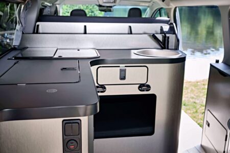 Finition aluminium brossé pour le mobilier des Nugget et Nugget Plus Active