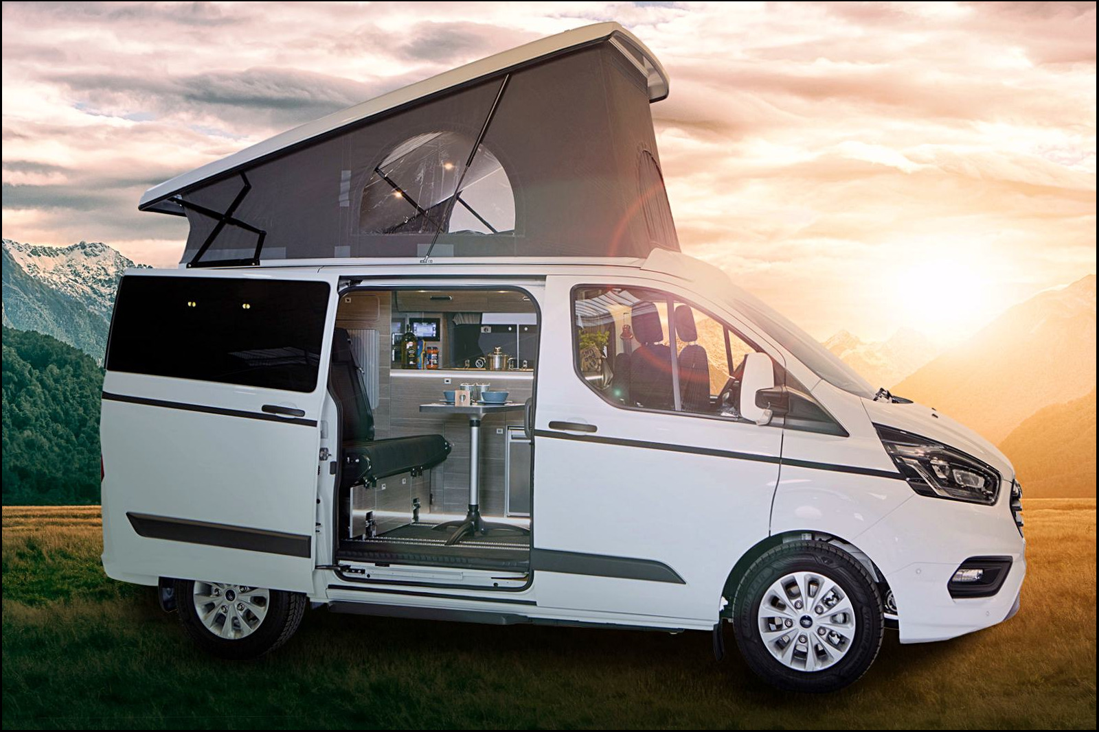 MTC, qui aménage le Vialla sur Ford Custom L1H1, a récemment exposé une version hybride rechargeable à Düsseldorf