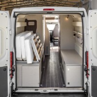 Pour un volume maximal de soute, on pourra replier le lit du bas et retirer le lit du haut.