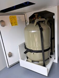Le coffre à gaz reçoit 2 bouteilles de 11 kg