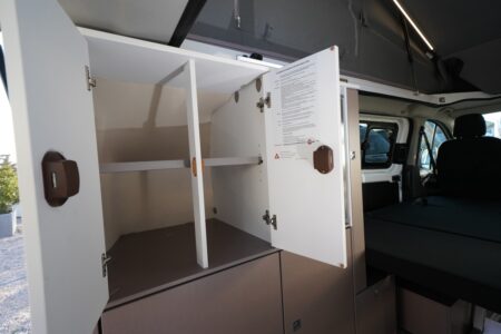 Très profonds placards.