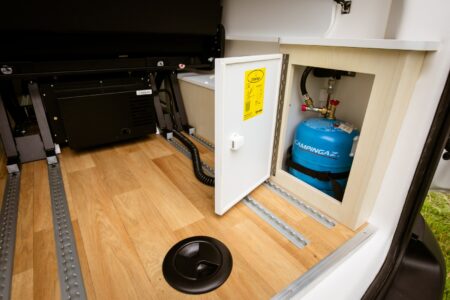 Unik Van - Le coffre à gaz sur le côté opposé au réchaud