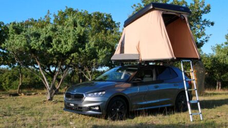 Une Skoda Fabia avec la Hussarde TriUp sur son toit