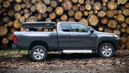 La tente de toit TriUp s'adapte très bien à l'arrière d'un pick-up