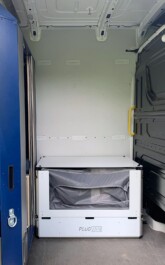 Le module PlugVan fixé à l'intérieur du fourgon