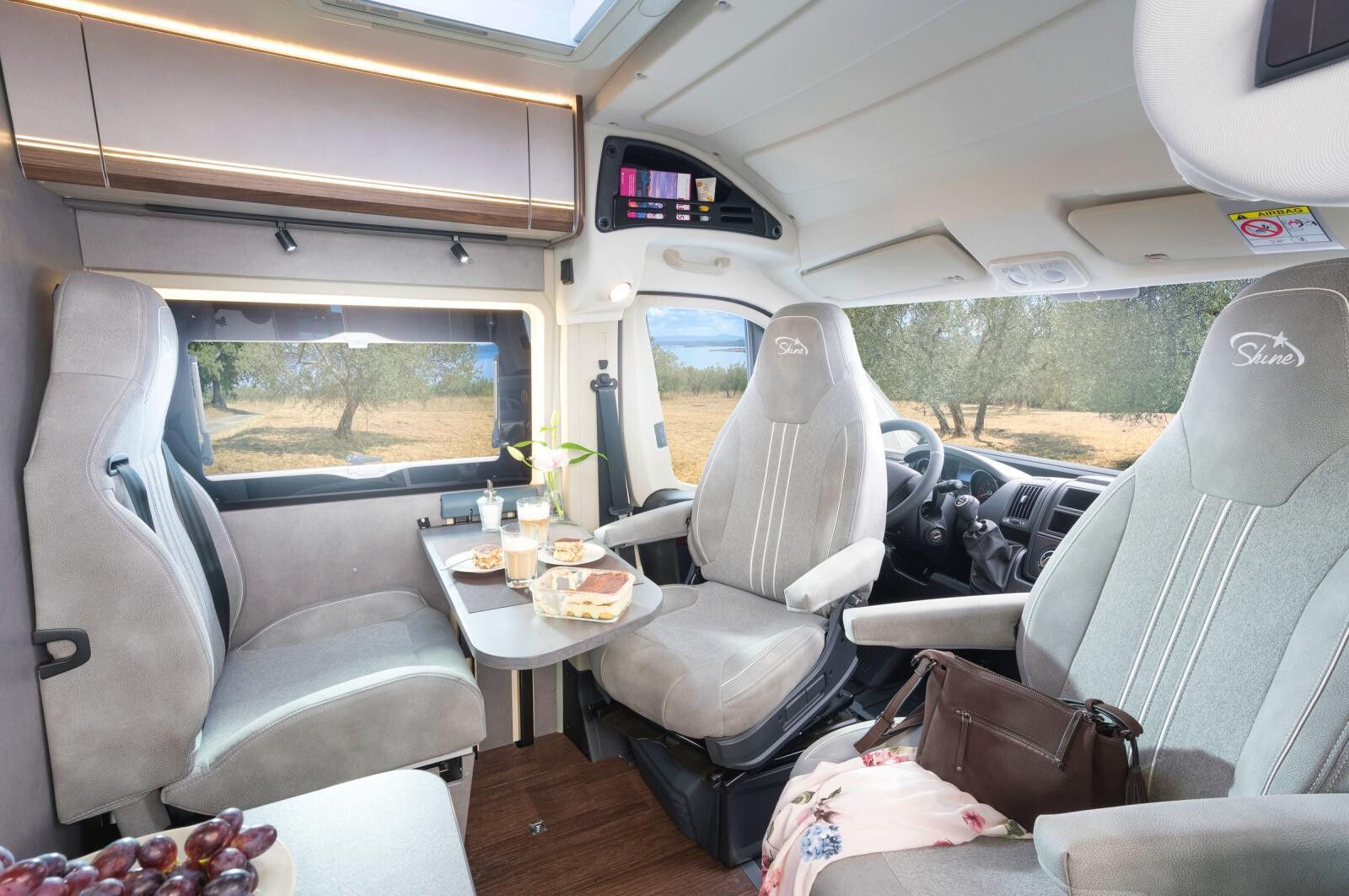 MultiRoof non commandé en option, ou momentanément enlevé, pour profiter d'une hauteur bien dégagée (Shine 540)