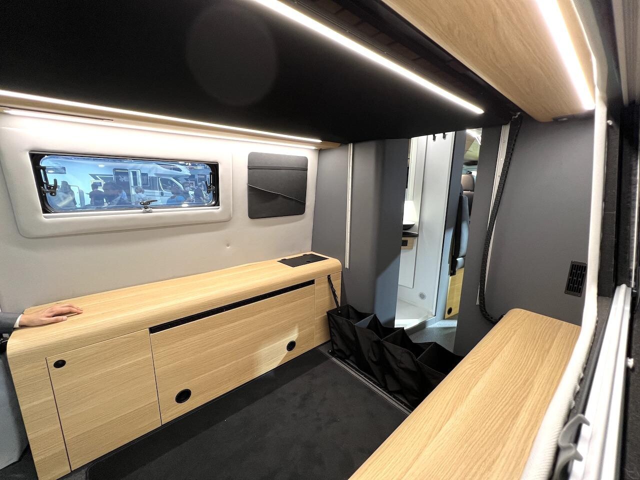 Adria Twin Max - Une soute très largement libérée