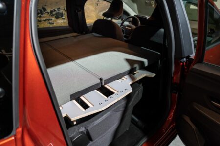 Le lit mesure 190 cm de long sur 130 cm de large. Crédit ? Dacia.