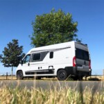 Long de 5,99m, le 59 T est le plus court fourgon de la gamme Skyline. On le retrouvera également dans la série Van (avec découpe de cabine) ou Skylift (avec toit relevable).