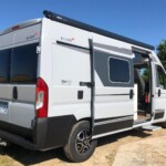 Le store extérieur est en option.