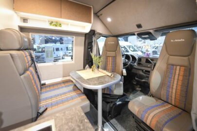 La profondeur du salon est identique sur le Regent EB et le Regent S. (photo : Messe Düsseldorf / ctillmann)