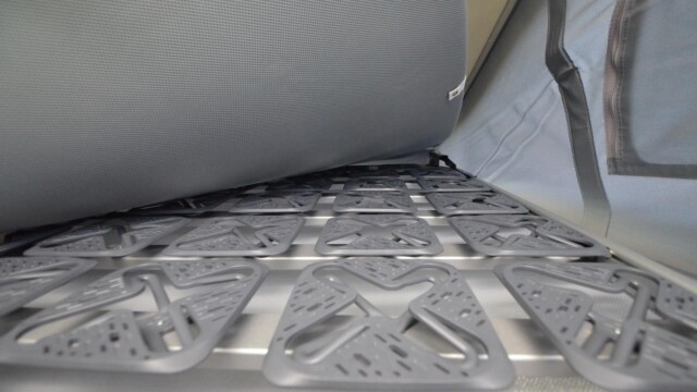 Sommier à coupelles Froli pour le couchage supérieur.