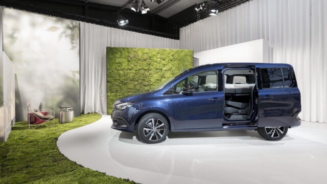 L'EQT comme la Classe T sont livrés avec deux portes coulissantes de série. ? Mercedes-Benz