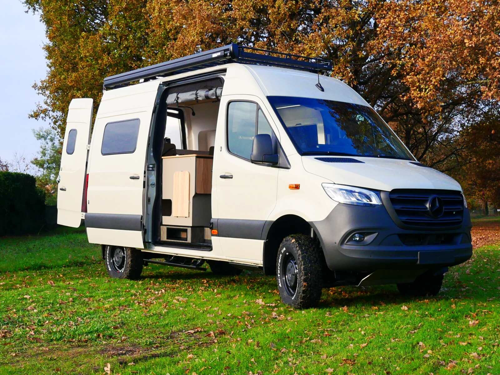 Un Sprinter 4x4 assez discret dans sa robe beige.