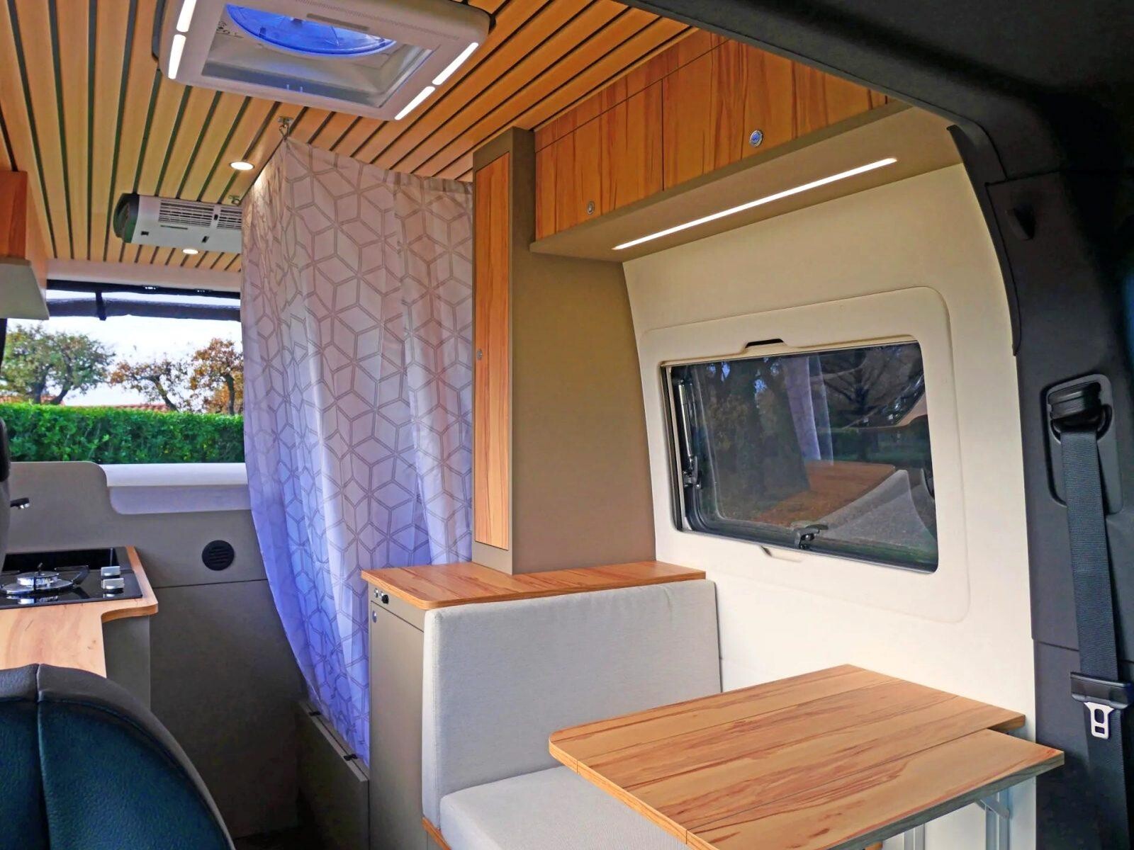 La douche escamotable représente un important gain d'espace.