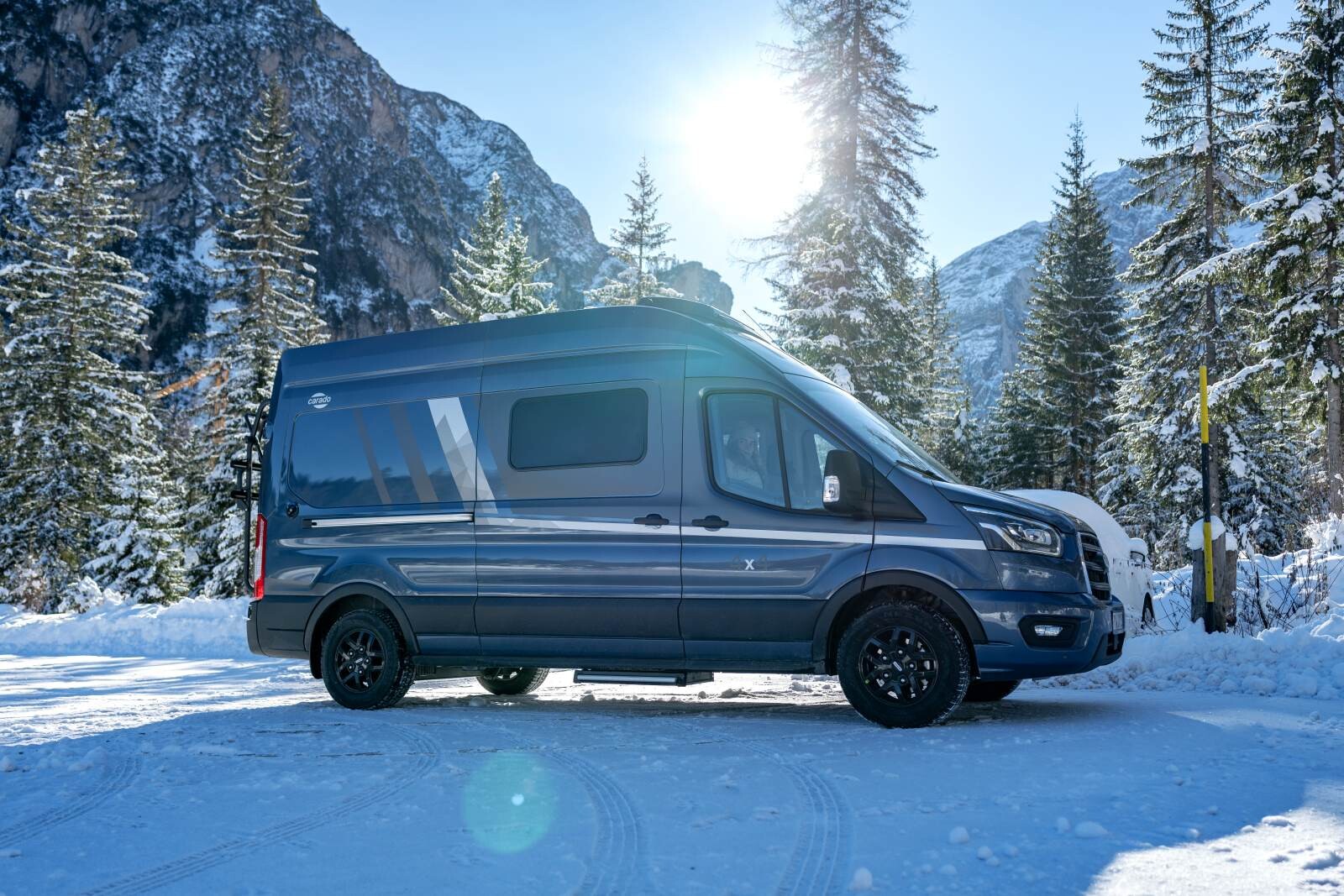 Le nouveau CV590 4x4 EDITION24 inaugure la présence du Ford Transit et de la transmission intégral dans la catalogue de fourgons CARADO. carrosserie Ford Transit