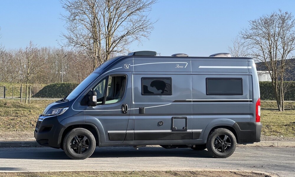 S'il s'appuie de série sur la version H2 du Citroën Jumper (2,52m hors lanterneaux), le modèle peut aussi se décliner sur la version H3 (2,76m). Une option facturée 3029 €.