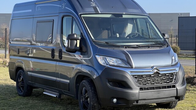 Notre modèle d'essai retient des jantes alu 16'' Borbet optionnelles (+1419 €).