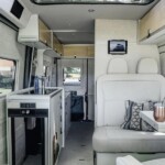 Ici, le second décor de mobilier, dit "Pearl Grey".