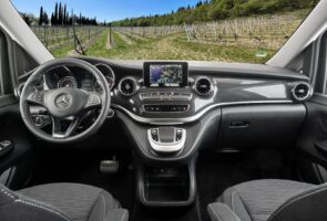 face à celui sa prédécesseure.