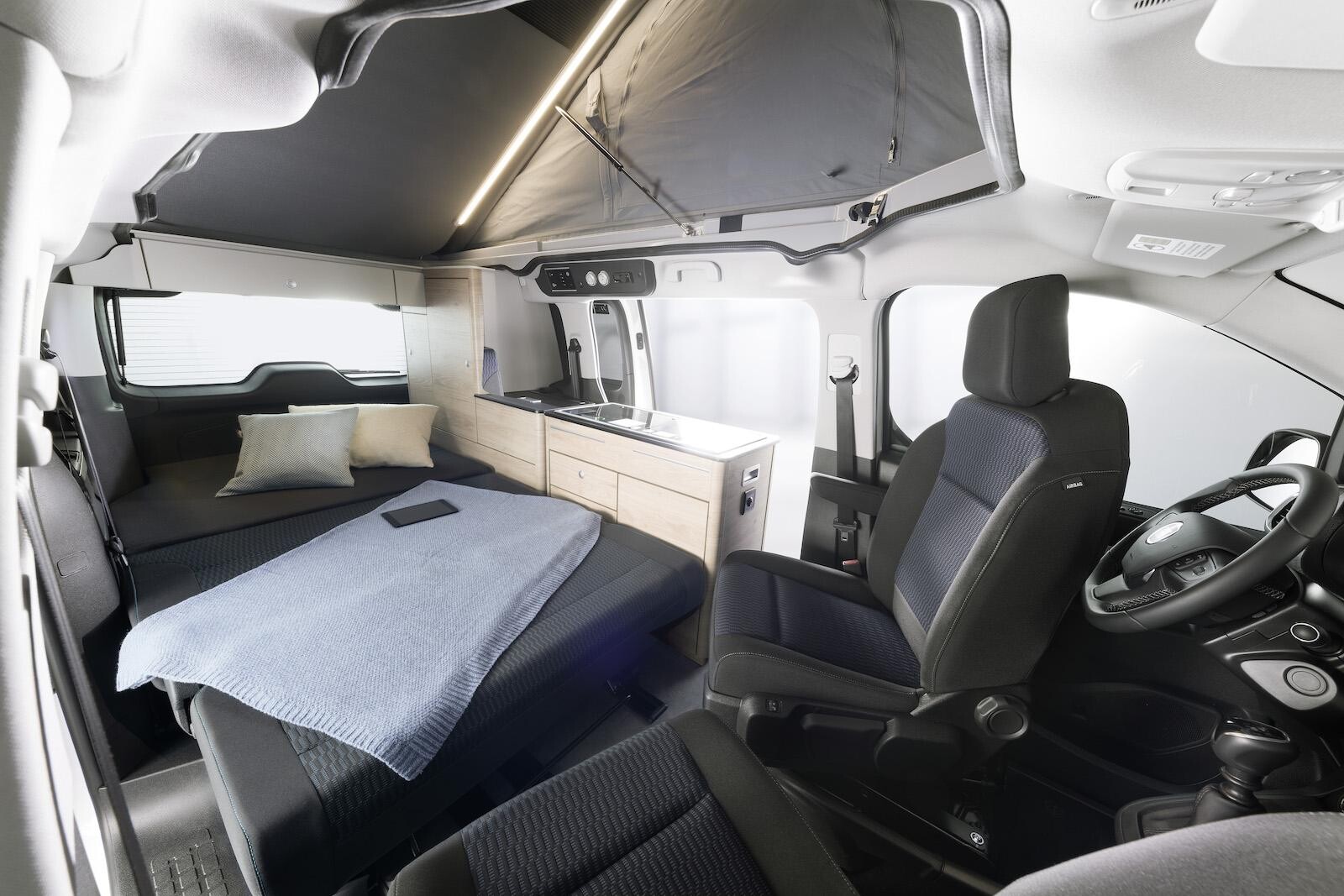 DETHLEFFS Globevan