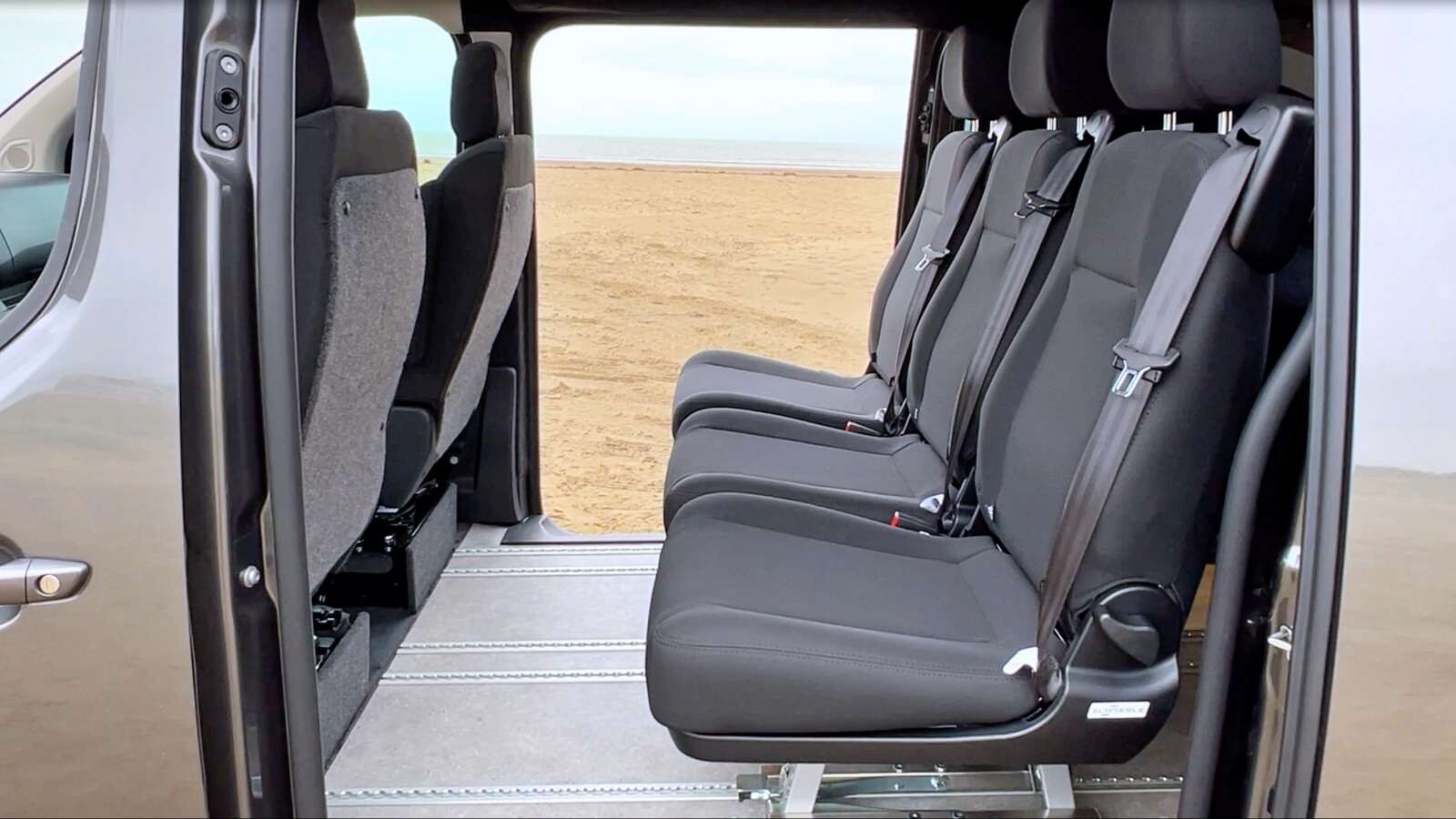 Vent de fraicheur à bord du SpaceVan sur Peugeot Expert double porte