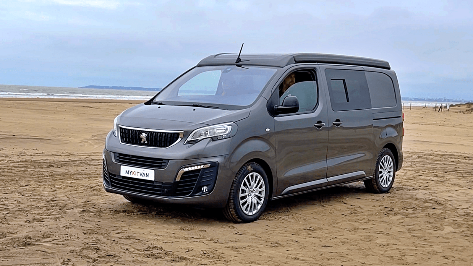 MyKitVan développe deux concepts de vans : le SpaceVan (photo) et le Mobivan, sur lequel le bureau d'étude de l'aménageur planche sur une nouvelle version en double porte