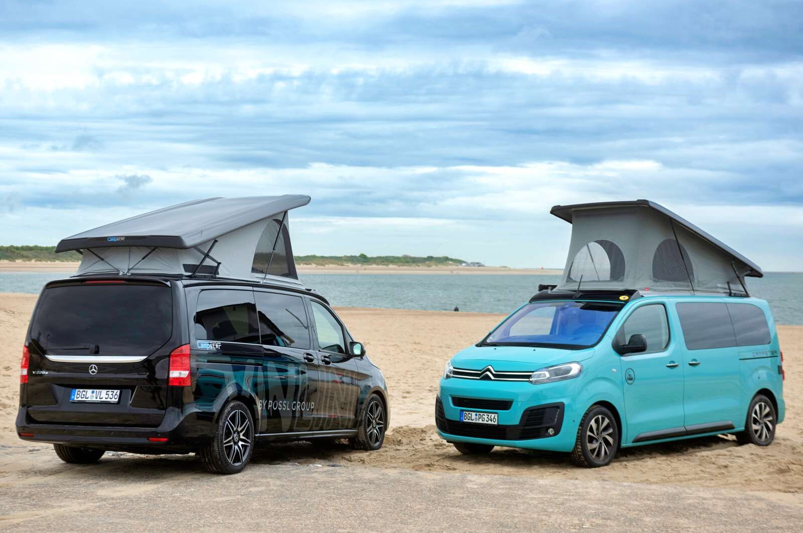 Le Campstar, sur Mercedes à gauche, et le Campster sur SpaceTourer, à droite.