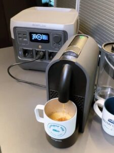 Plus de crainte de brancher une cafetière électrique dans son van ! batterie nomade cafetière