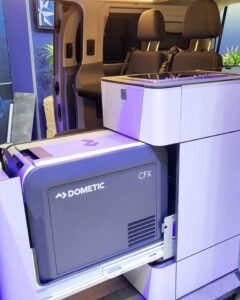 On accède ainsi au frigo de 25 L