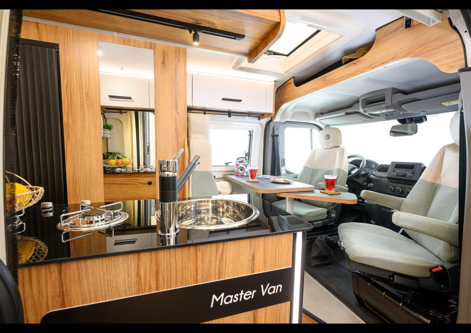 Du haut de ses 45 années d'expérience, Font Vendôme propose un intérieur agréable au niveau de l'ambiance et confortable à l'usage.