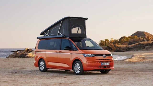 Aux côtés des versions Coast et Ocean (très proches du Concept présenté l'an passé), le nouveau California se décline dans une variante Beach Camper totalement repensée.