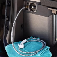 Nouveau California Ocean - La douche sur enrouleur, entrevue sur le Concept California, est abandonnée au profit d'une douchette plus classique.